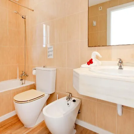 Apartament Beautiful Apartment, 50m From *